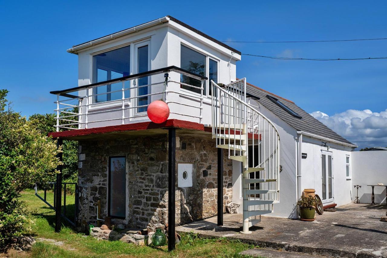 Finest Retreats - The Watchtower At Western Watch Lower Boscaswell Exterior photo