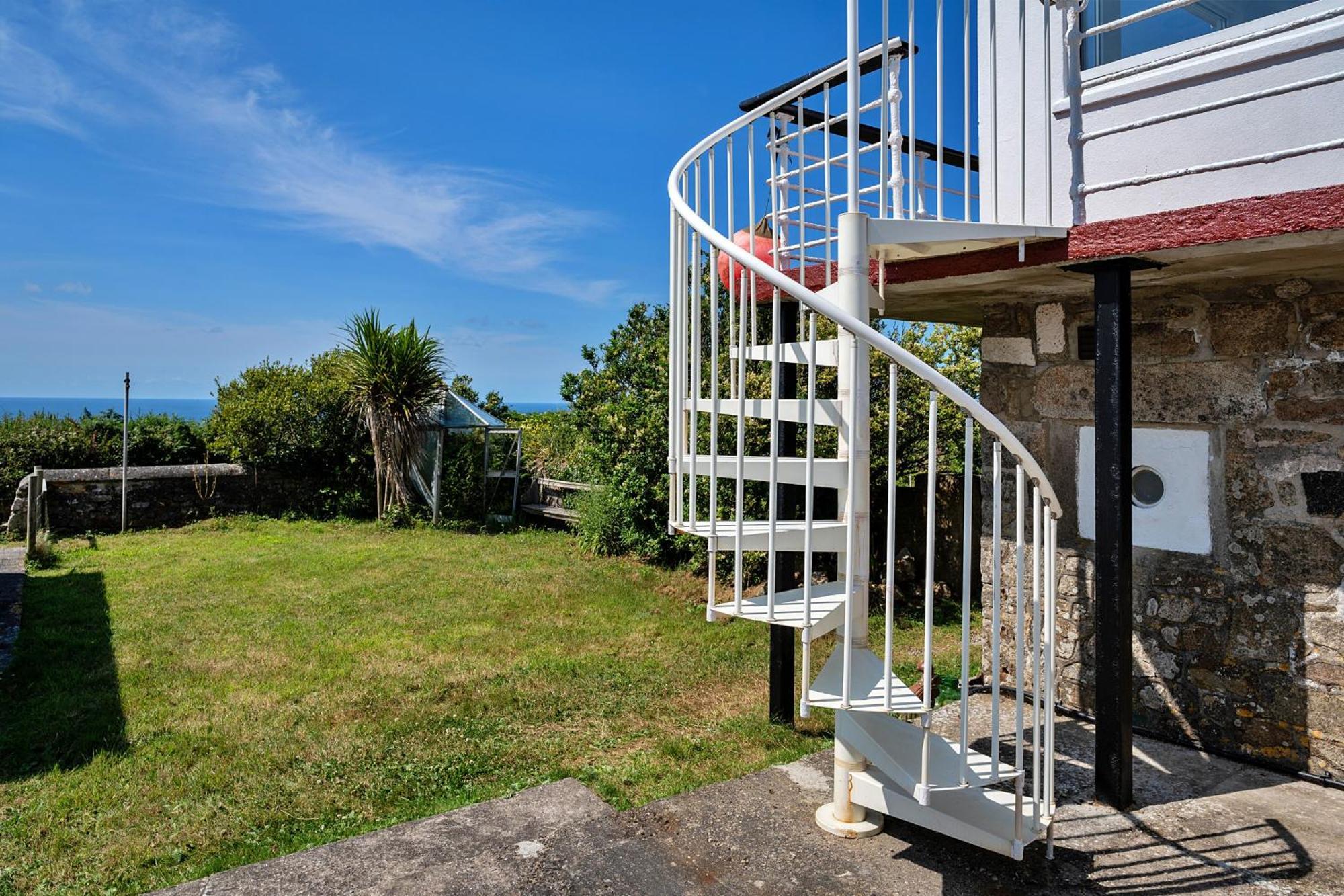 Finest Retreats - The Watchtower At Western Watch Lower Boscaswell Exterior photo